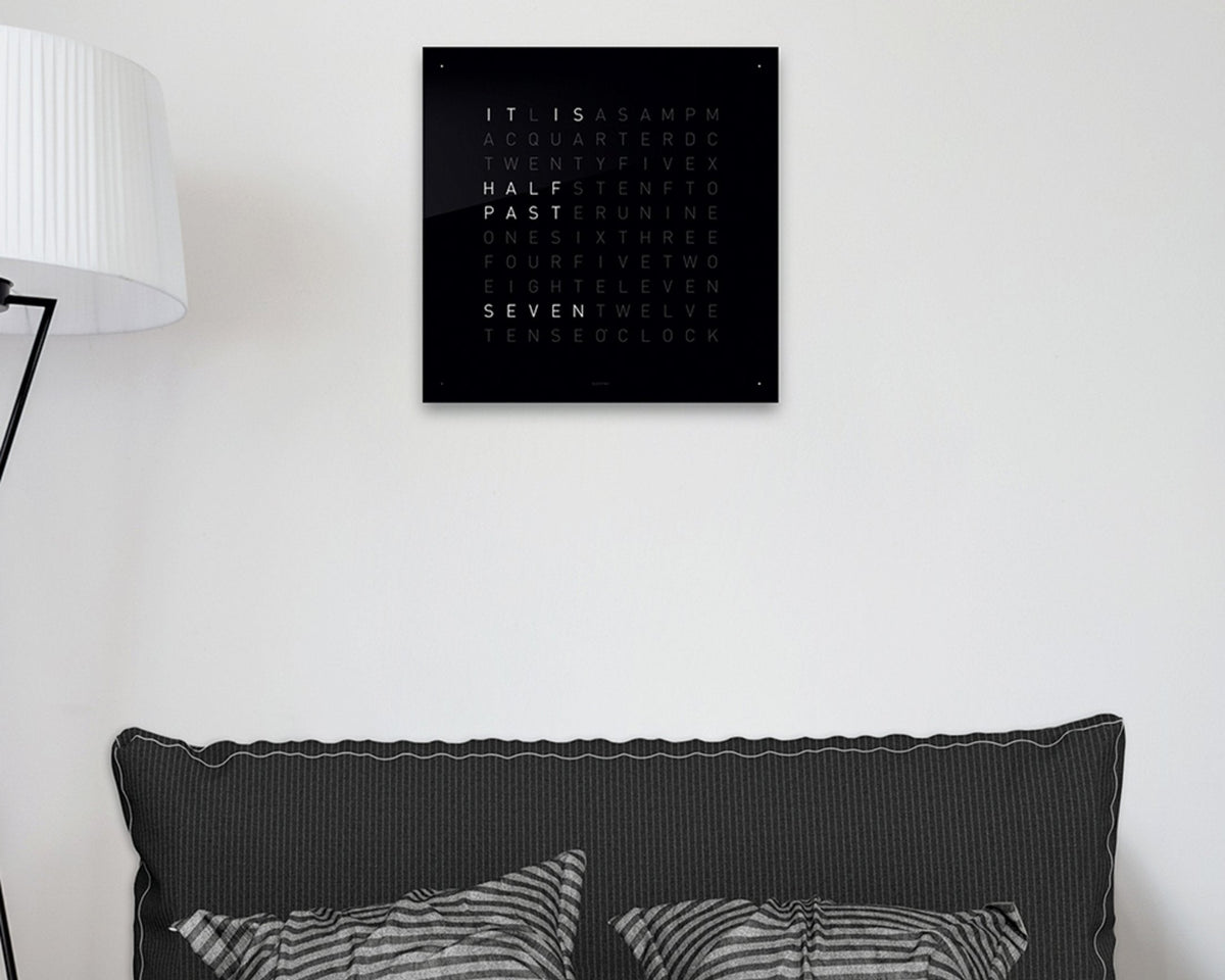 Qlocktwo : le comble de l’horloge murale design - The Cool Republic