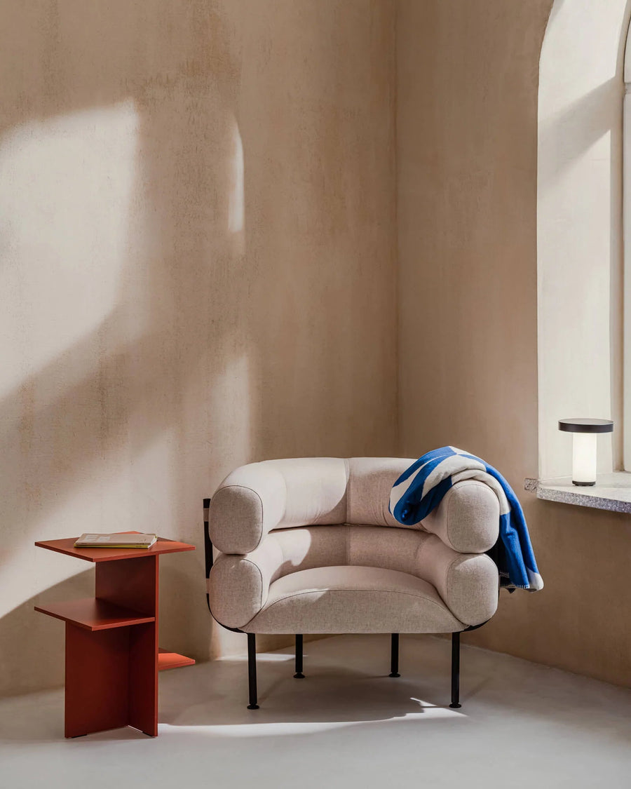Fauteuil en acier et laine bouclé beige 71,2cm Ubi Mini - noo.ma - The Cool Republic
