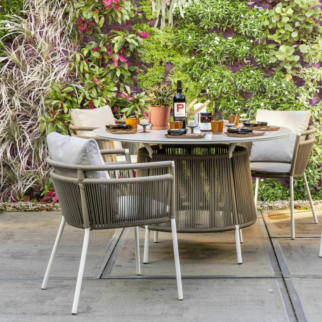 Comment bien choisir sa table de jardin ? - The Cool Republic