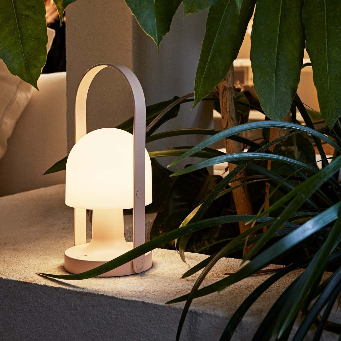 Lampe de jardin - mode d'emploi - The Cool Republic