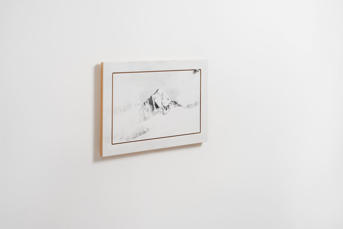 Wall shelf in white birch 40x31x60cm Fläpps Vallunaraju - Ambivalenz