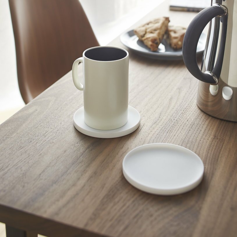 1 Dessous de verre rond en silicone blanc Tower - Yamazaki - The Cool Republic