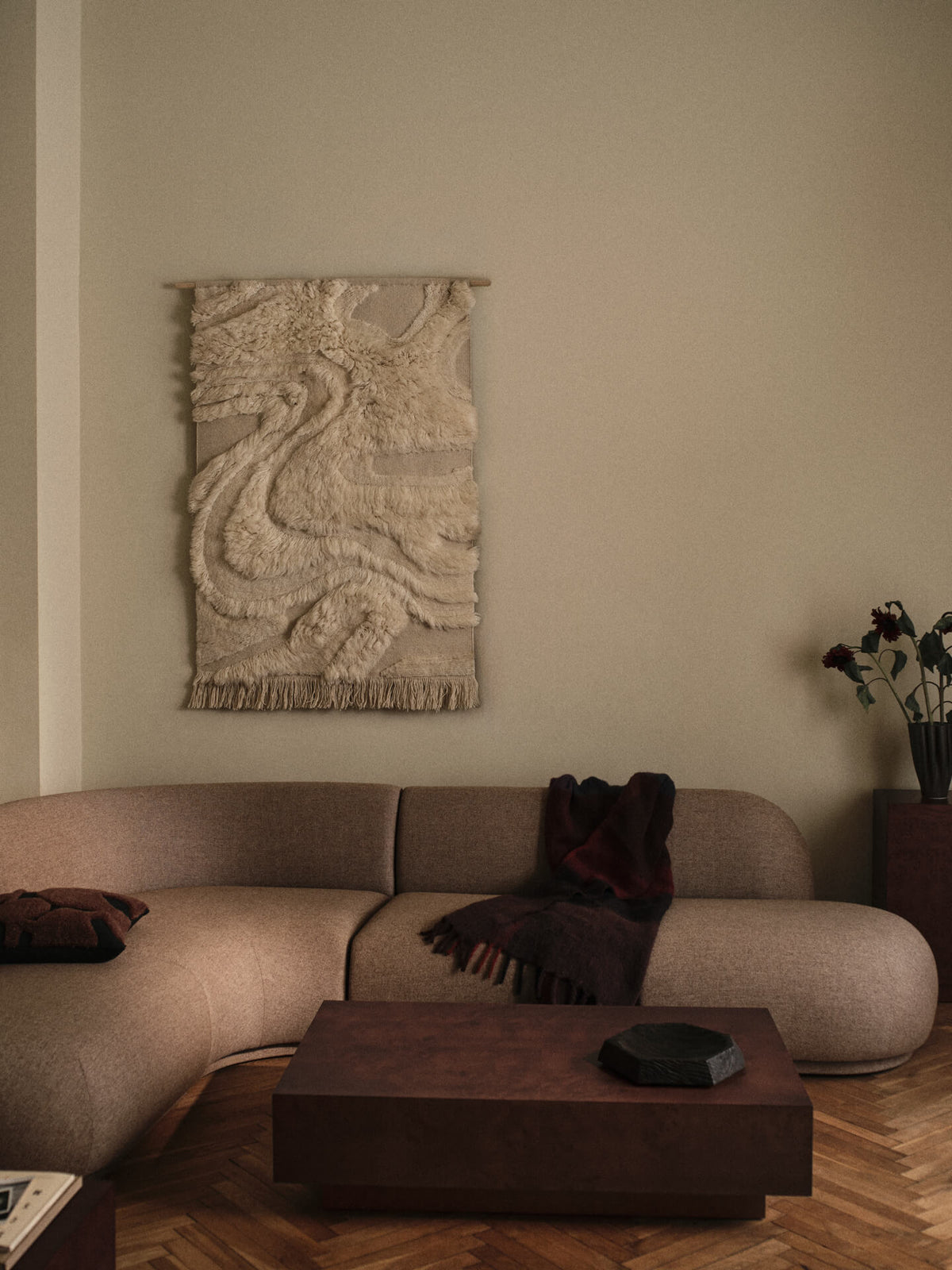 Table basse rectangulaire en peuplier vernis teinté foncé 117 x 70 x 30 cm Burl - Ferm Living