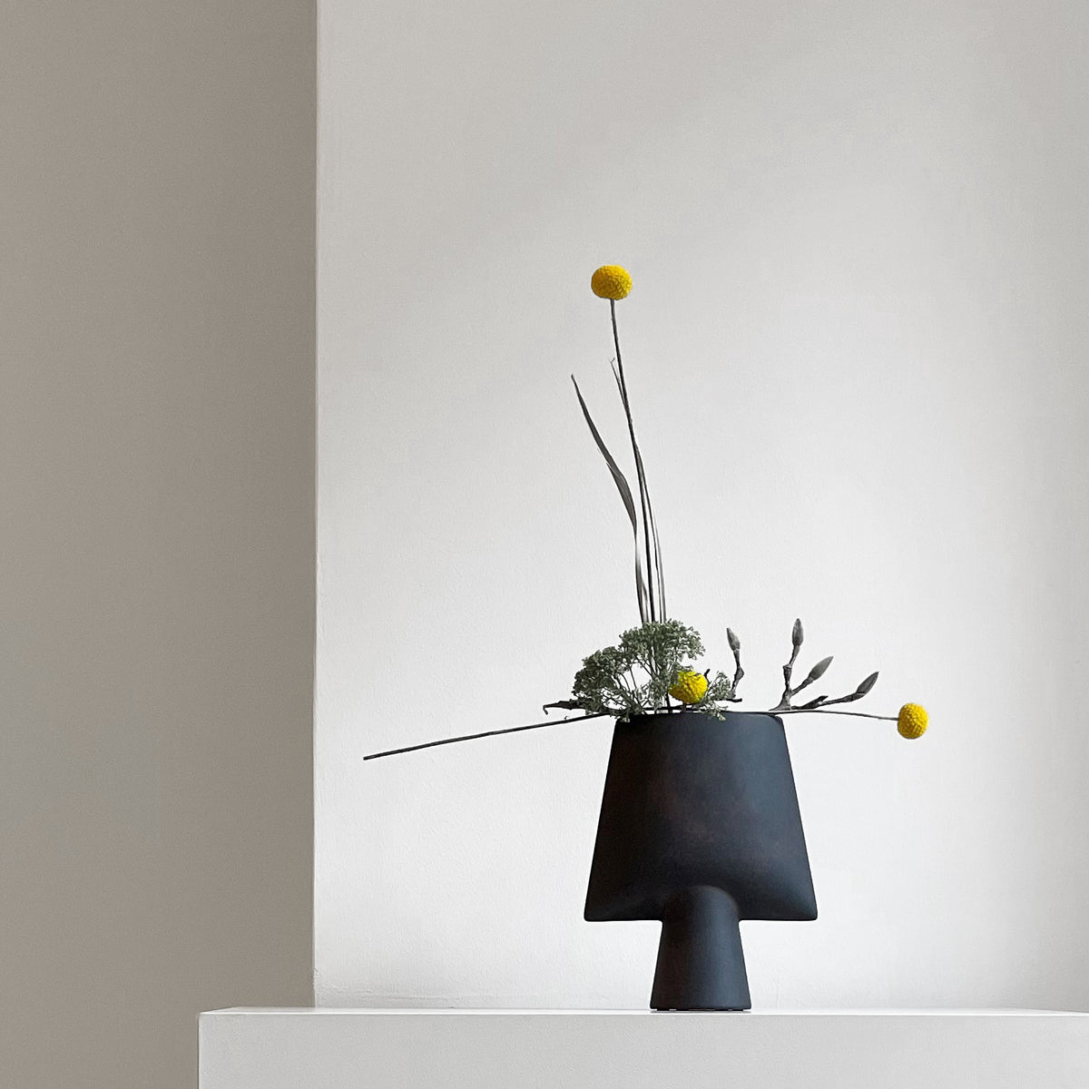 Vase en céramique gris foncé 9x21x25cm Mini - 101 Copenhagen