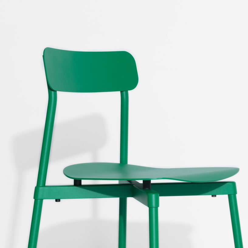 set-de-2-chaises-en-metal-vert-menthe-fromme-petite-friture-3