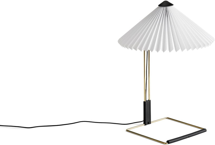 petite-lampe-de-table-blanche-et-laiton-30-x-38-cm-matin-hay-1