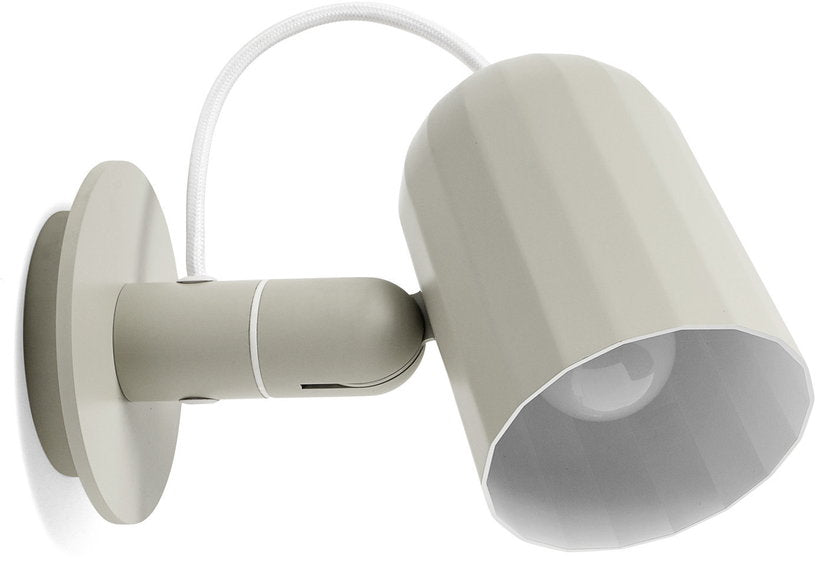 applique-avec-prise-gris-clair-noc-hay-1