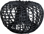 pouf-en-cannage-noir-nest-cane-line-1