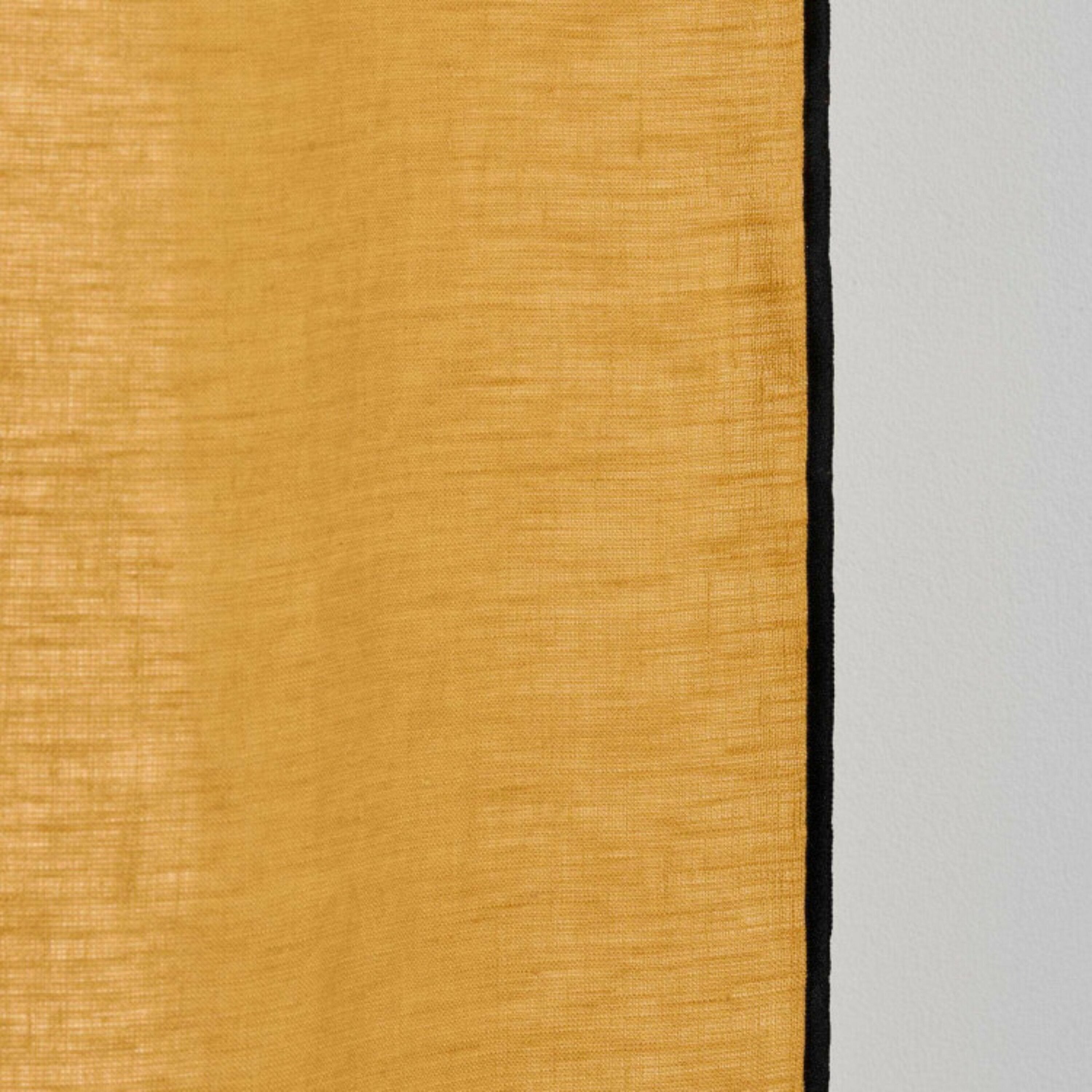 Rideau à oeillets noirs 144x280 en lin ocre Carlina - Madura — 172128.jpg