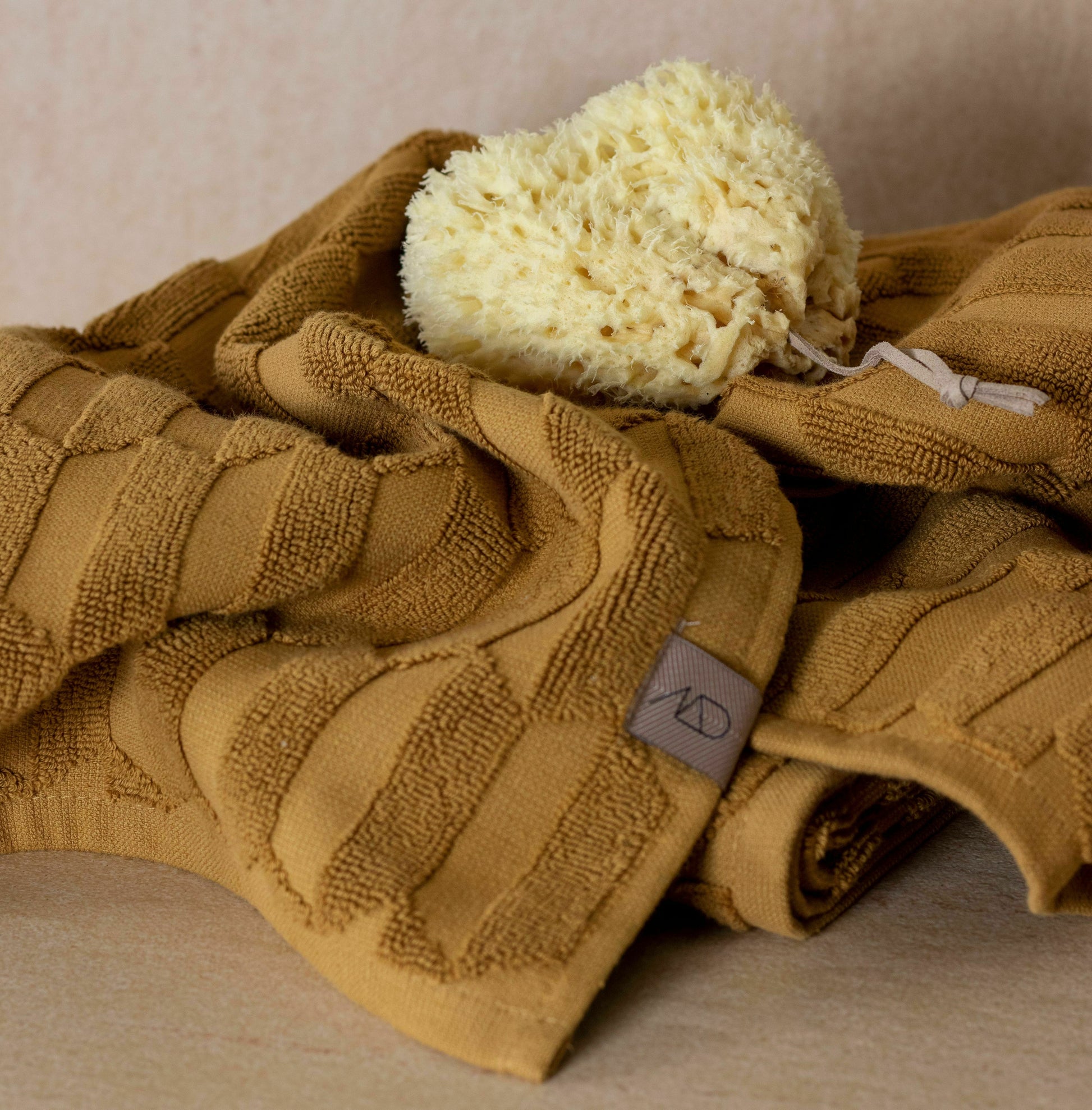 2 Serviettes de toilette curry 35 x 55 cm Geo - Mette Ditmer — 180837.jpg