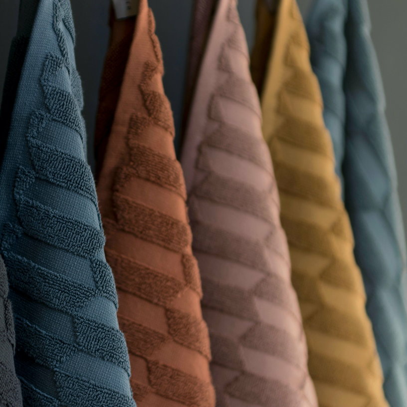 serviette-de-bain-curry-50-x-95-cm-geo-mette-ditmer-4