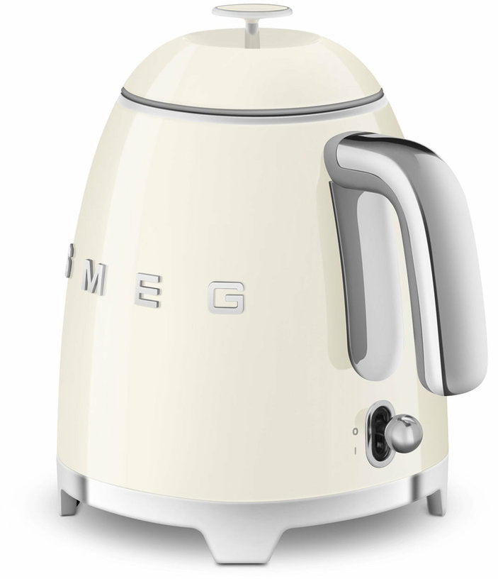 mini-bouilloire-double-paroi-creme-0-8-l-annees-50-smeg-4