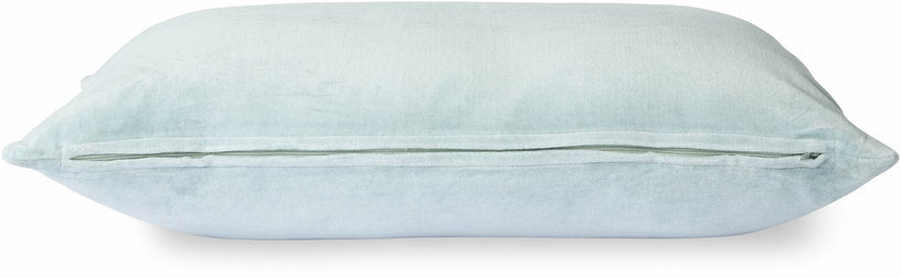 coussin-en-velours-bleu-glace-40-x-60-cm-hkliving-2