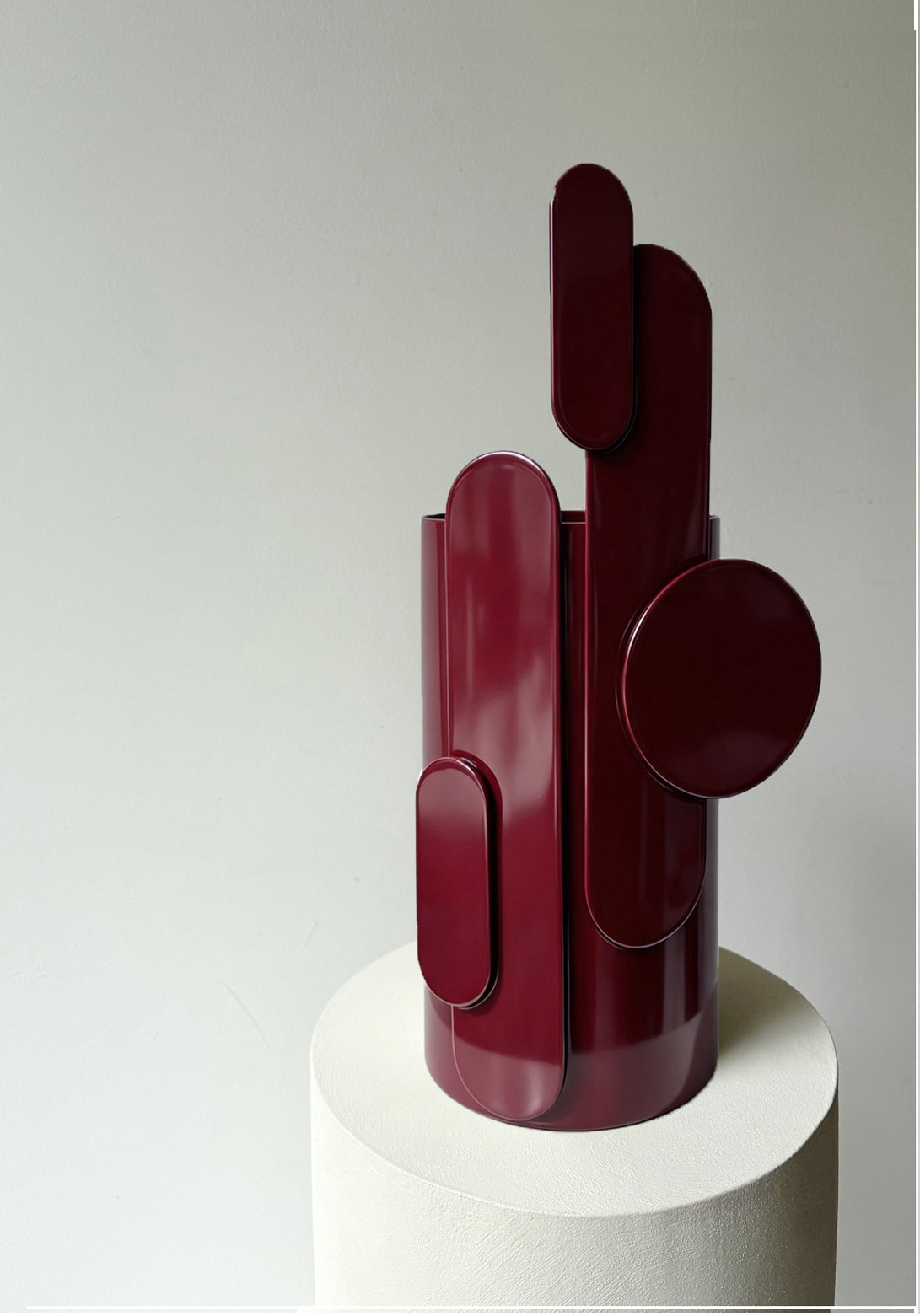 Vase sculptural en métal et verre bordeaux 20cm Toty - Mademoiselle Jo — vue 3