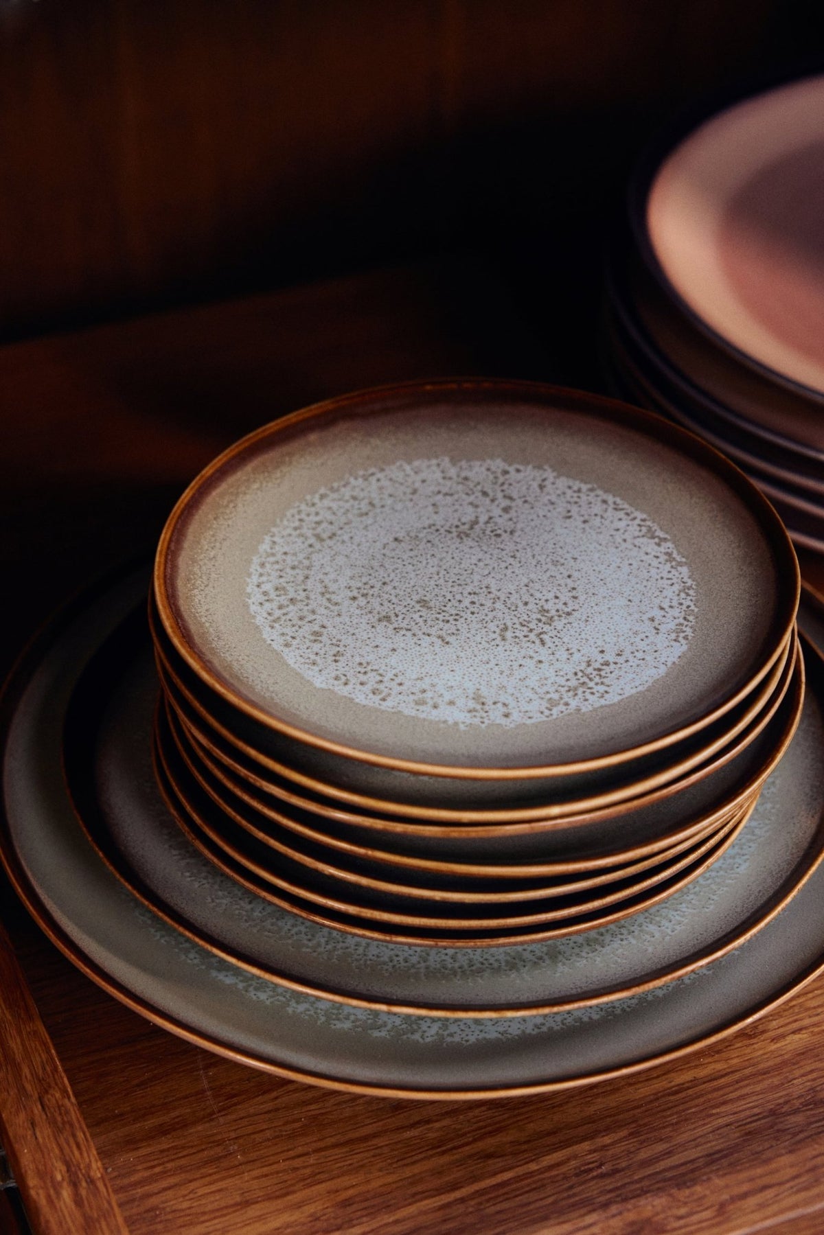 2 Assiettes à diner rondes en grès 27,5cm Vaisselle 70s - HKLiving - The Cool Republic