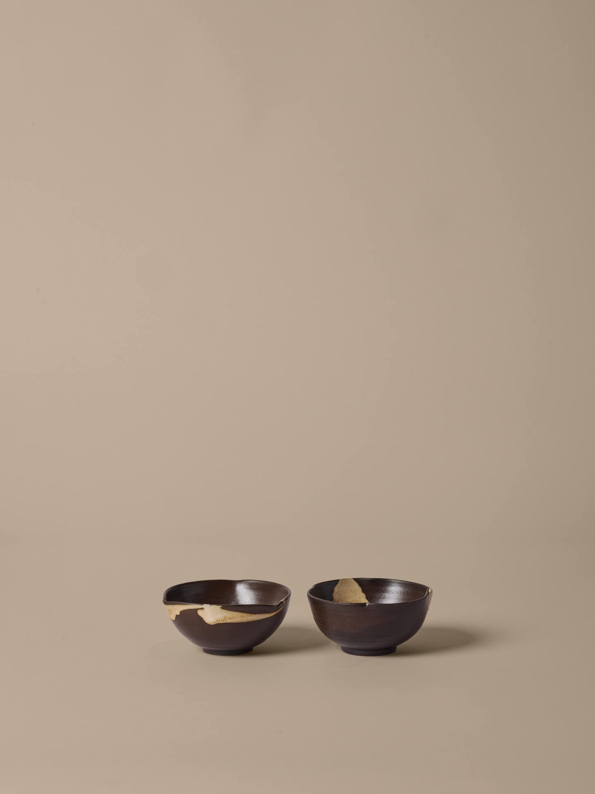 2 bols en grès émaillé marron 11,5x6cm Koyo - Ferm living - The Cool Republic