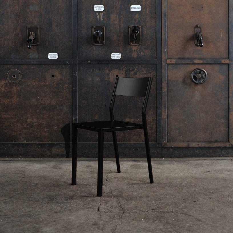 2 Chaises en aluminium noir Take - Matière Grise - The Cool Republic