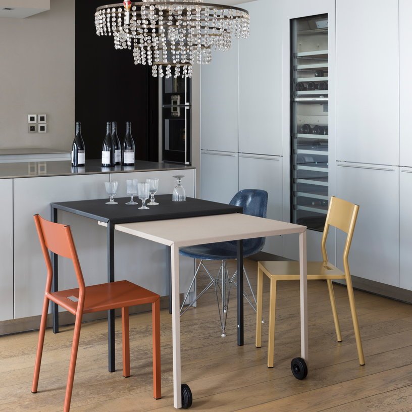 2 Chaises en aluminium noir Take - Matière Grise - The Cool Republic