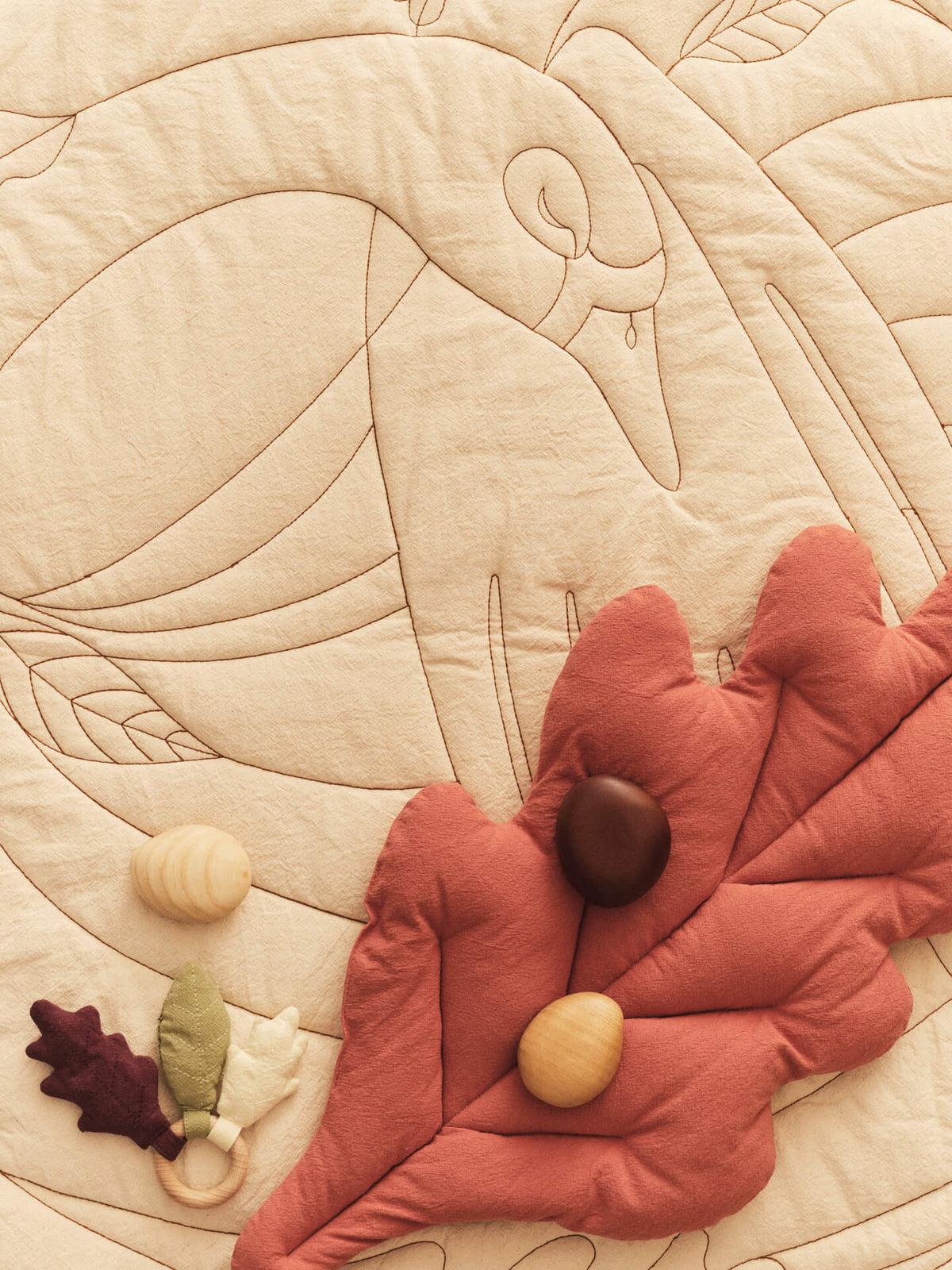 2 Coussins feuilles d’automne en coton recyclé bio vert et terracotta Leaf - Ferm Living - The Cool Republic
