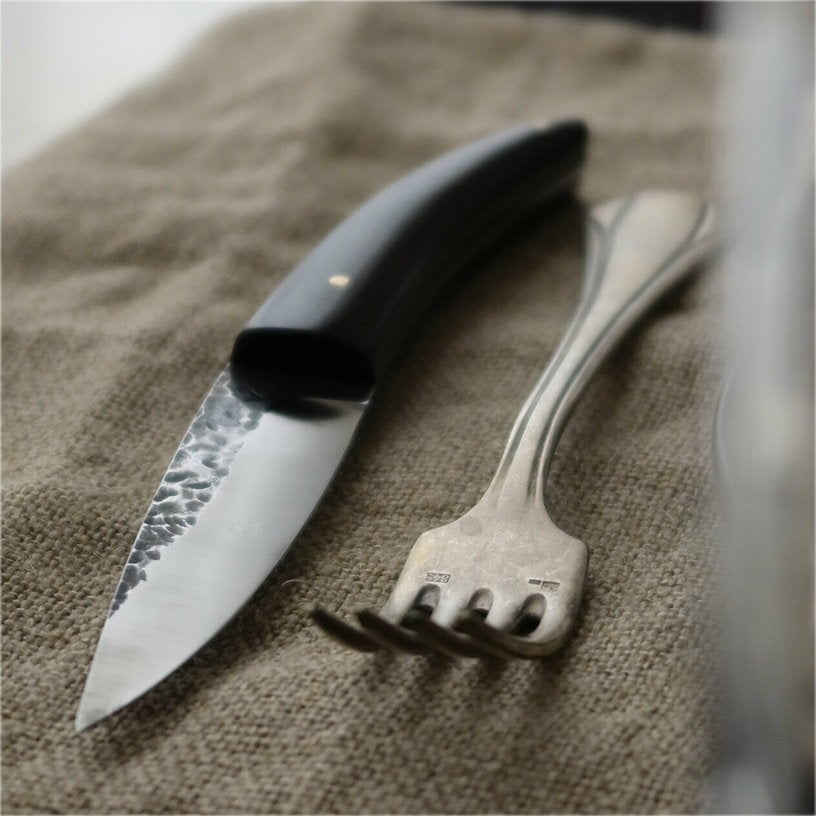 2 Couteaux de table en bois d'ébène et inox Z40 21,5 cm Amaury - Atelier Miguel - The Cool Republic