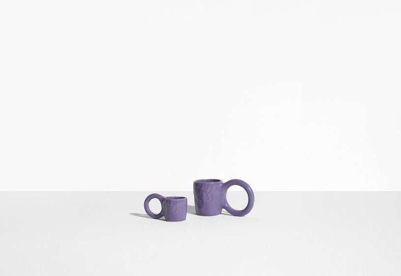 2 mugs à expresso en faïence myrtille 6 cm Donut - Petite Friture - The Cool Republic