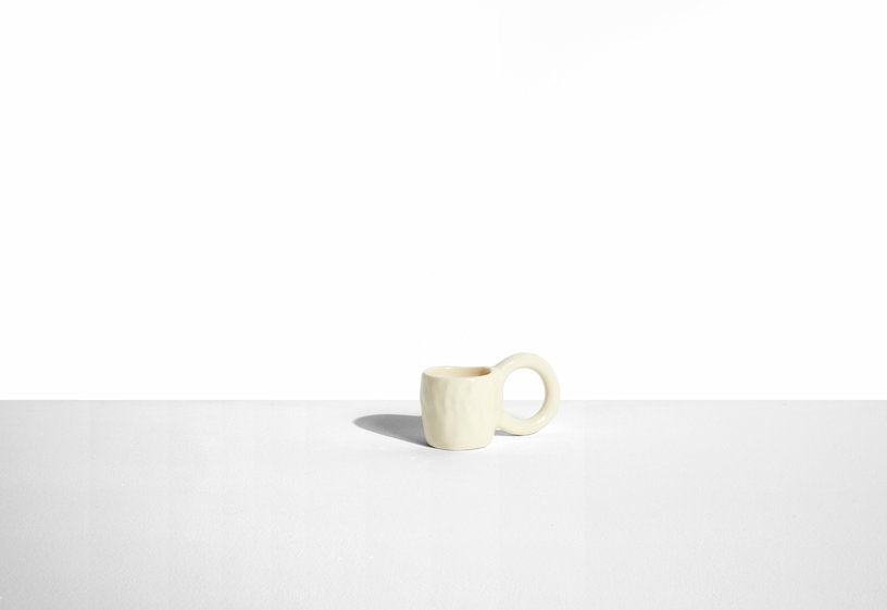 2 mugs à expresso en faïence vanille 6 cm Donut - Petite Friture - The Cool Republic