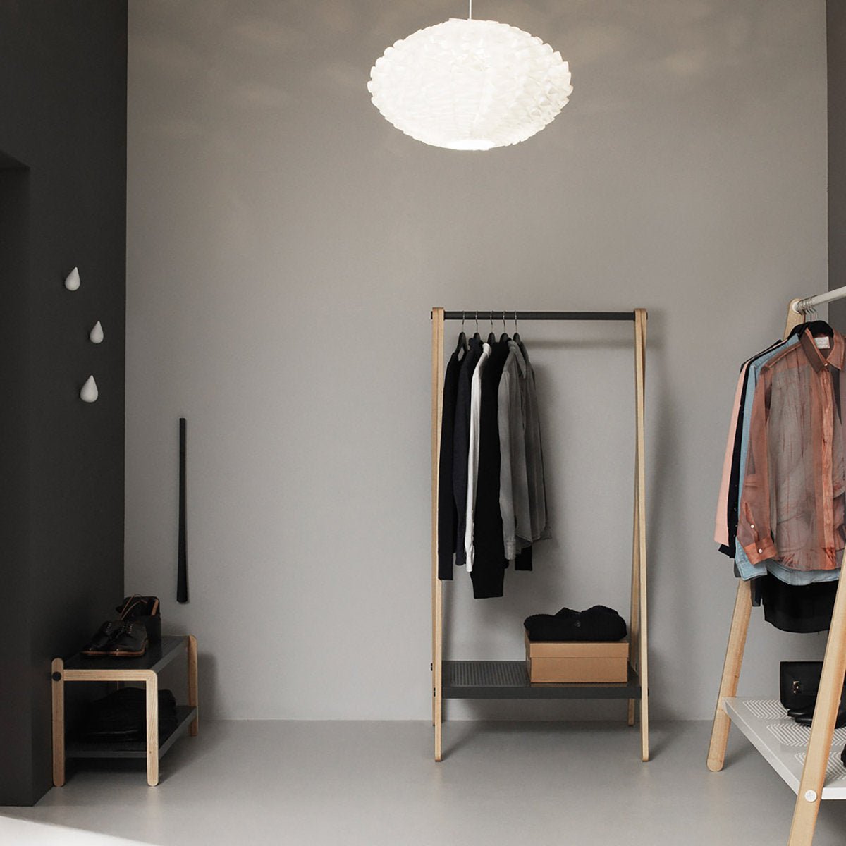 2 Patères en bois noires S Dropit noir - Normann Copenhagen - The Cool Republic