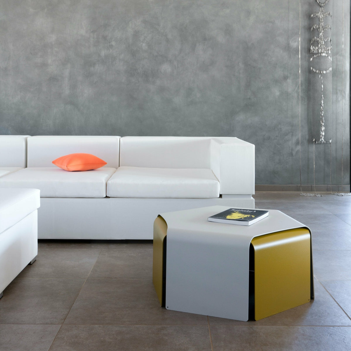 2 Tables basses en acier blanc et sable Ponant - Matière Grise - The Cool Republic