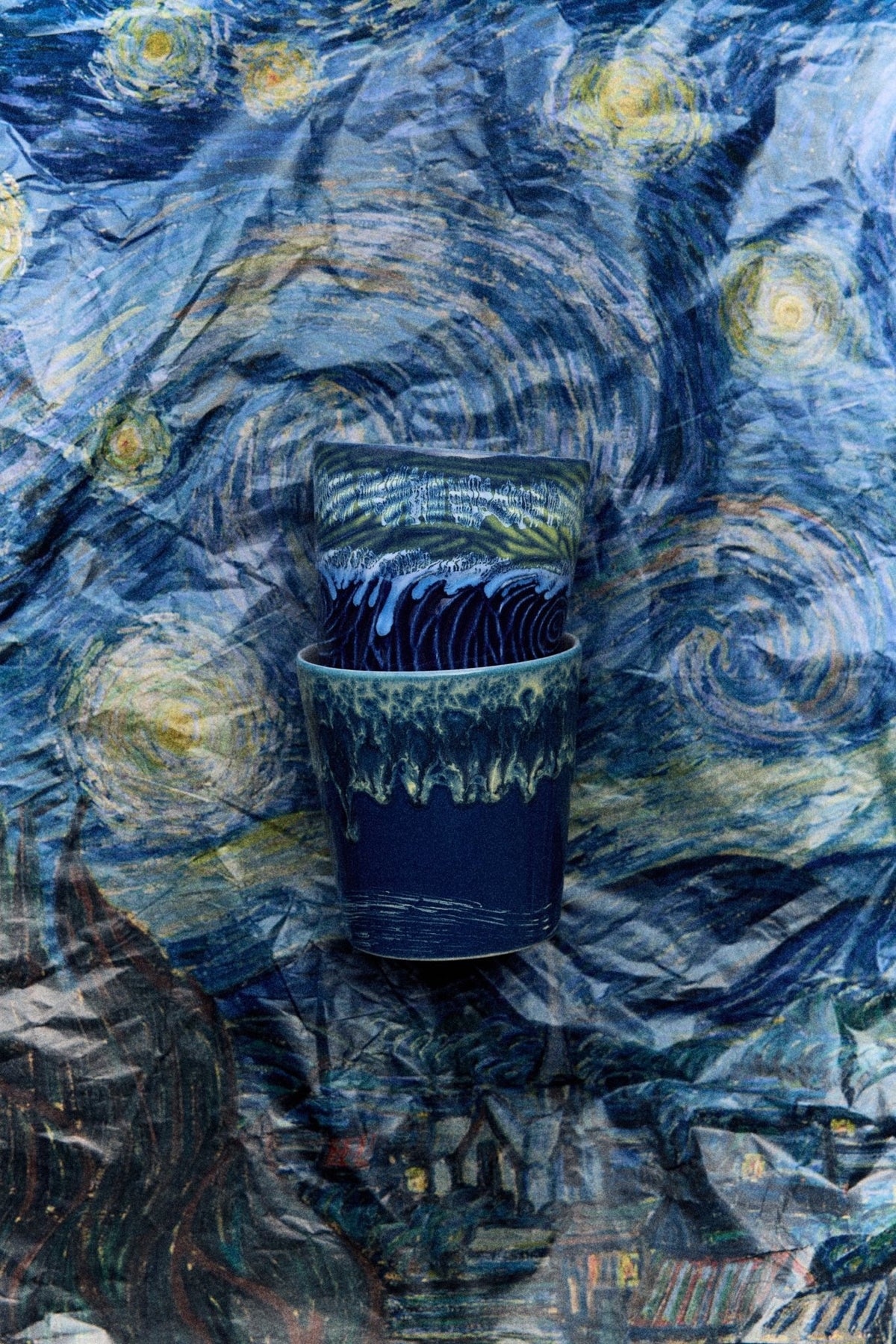 2 Tasses à café en grès bleu foncé Van Gogh 7,5x8cm 230ml Vaisselle 70s - HKLiving - The Cool Republic