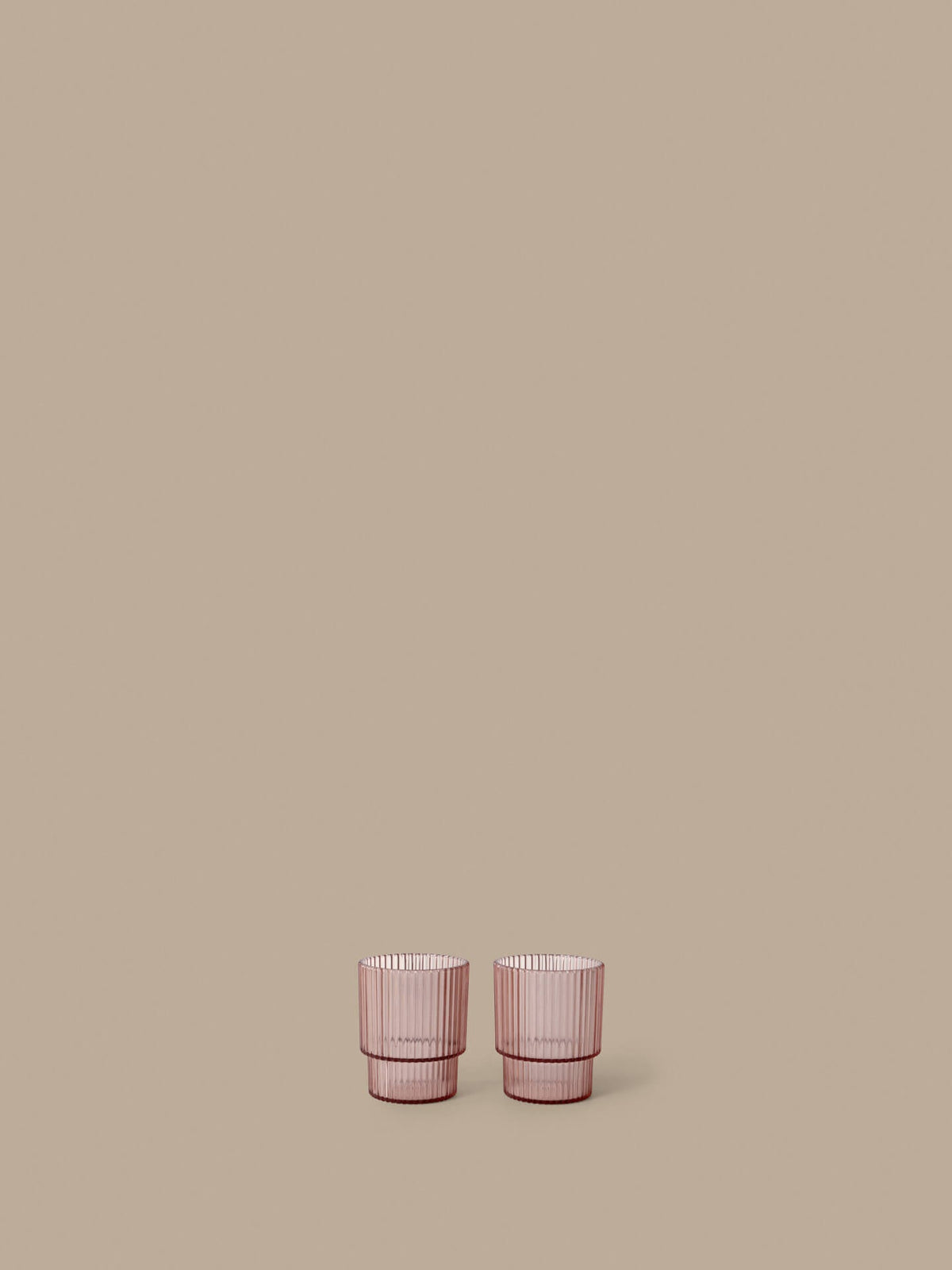 2 Verres à eau en plastique transparent rose 6,6 x 7,7 cm Ripple - Ferm Living - The Cool Republic