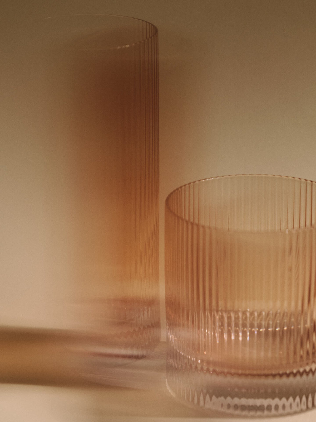2 Verres tumbler en verre soufflé recyclé transparent rose 8,5 x 9 cm Ripple - Ferm Living - The Cool Republic