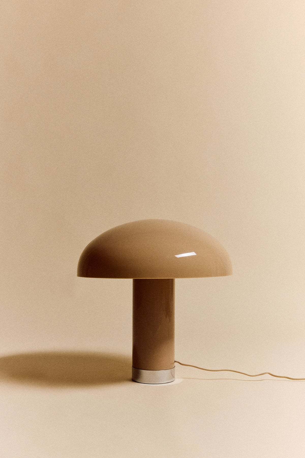 Acrylic Table Lamp in Beige and Chrome Lounge Mocha - HKLIVING