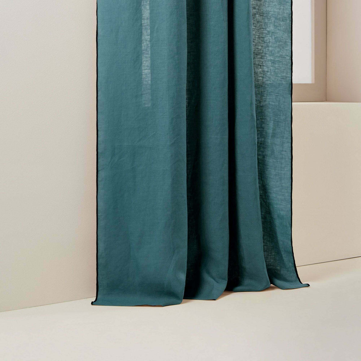 Rideau À Ruban Fronceur Carlina Bleu Vert Et Bourdon Noir - Madura — 211737.jpg