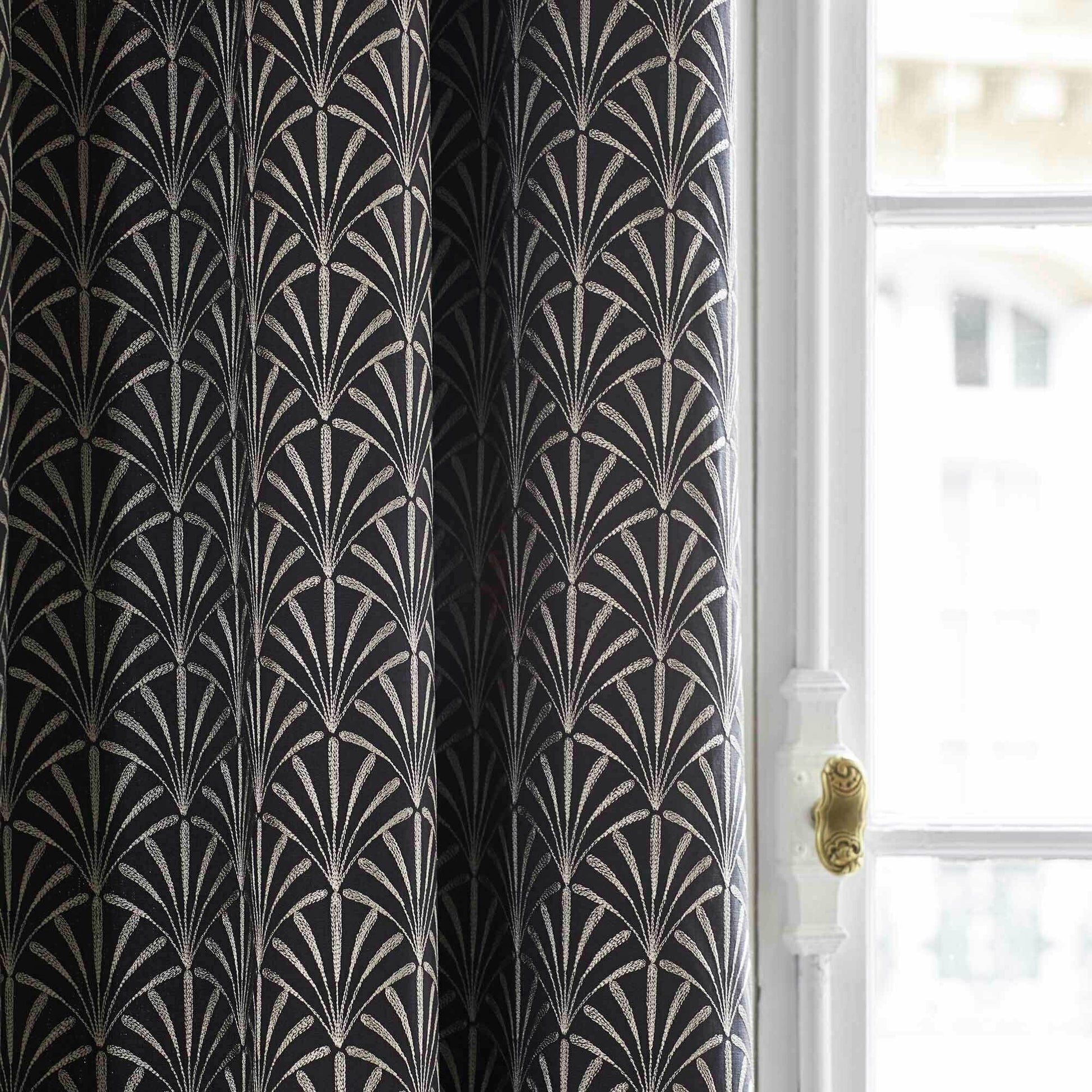Rideau À Oeillets Noirs Doublé Ardeco Noir Et Argent - Madura — 211952.jpg