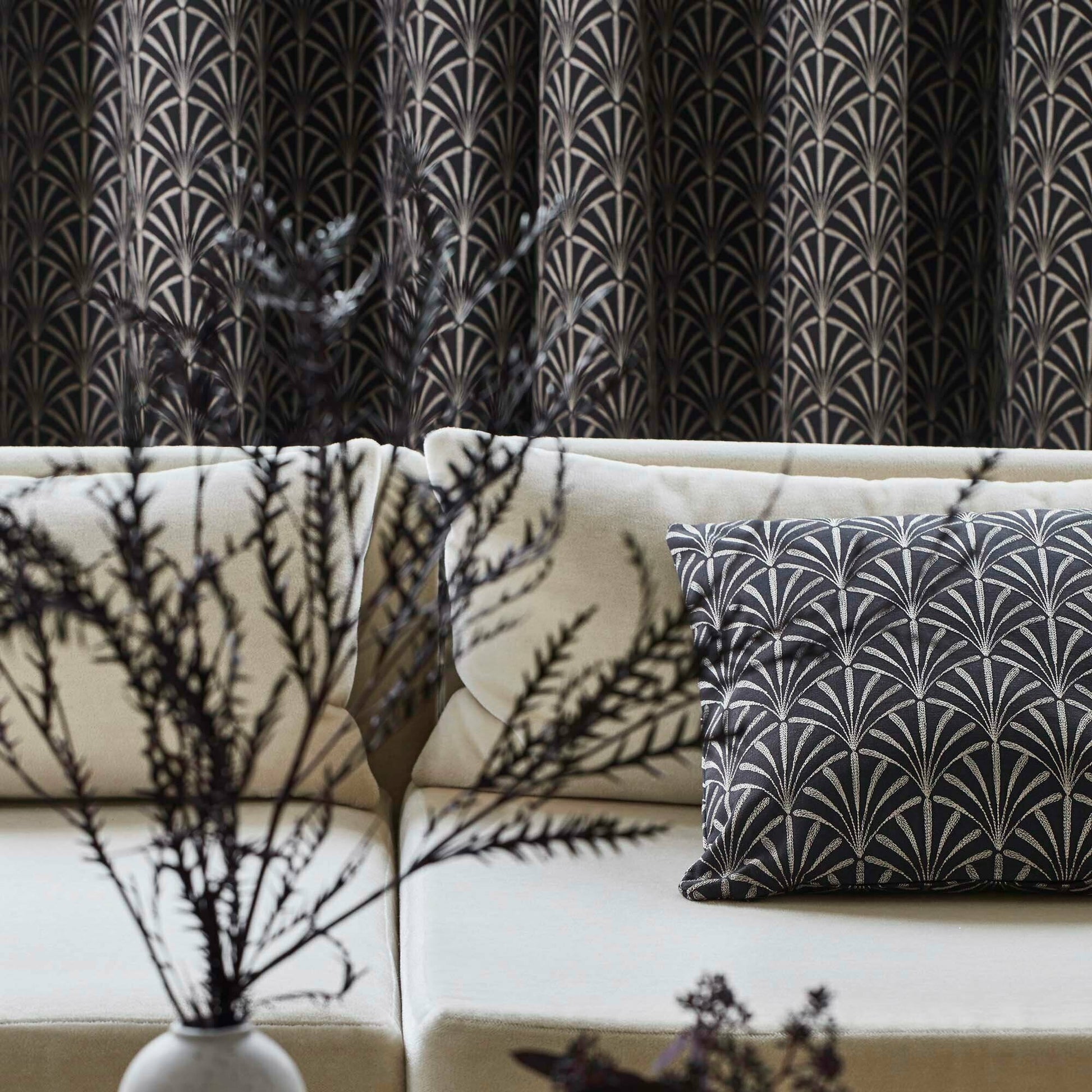 Rideau À Oeillets Noirs Doublé Ardeco Noir Et Argent - Madura — 211958.jpg