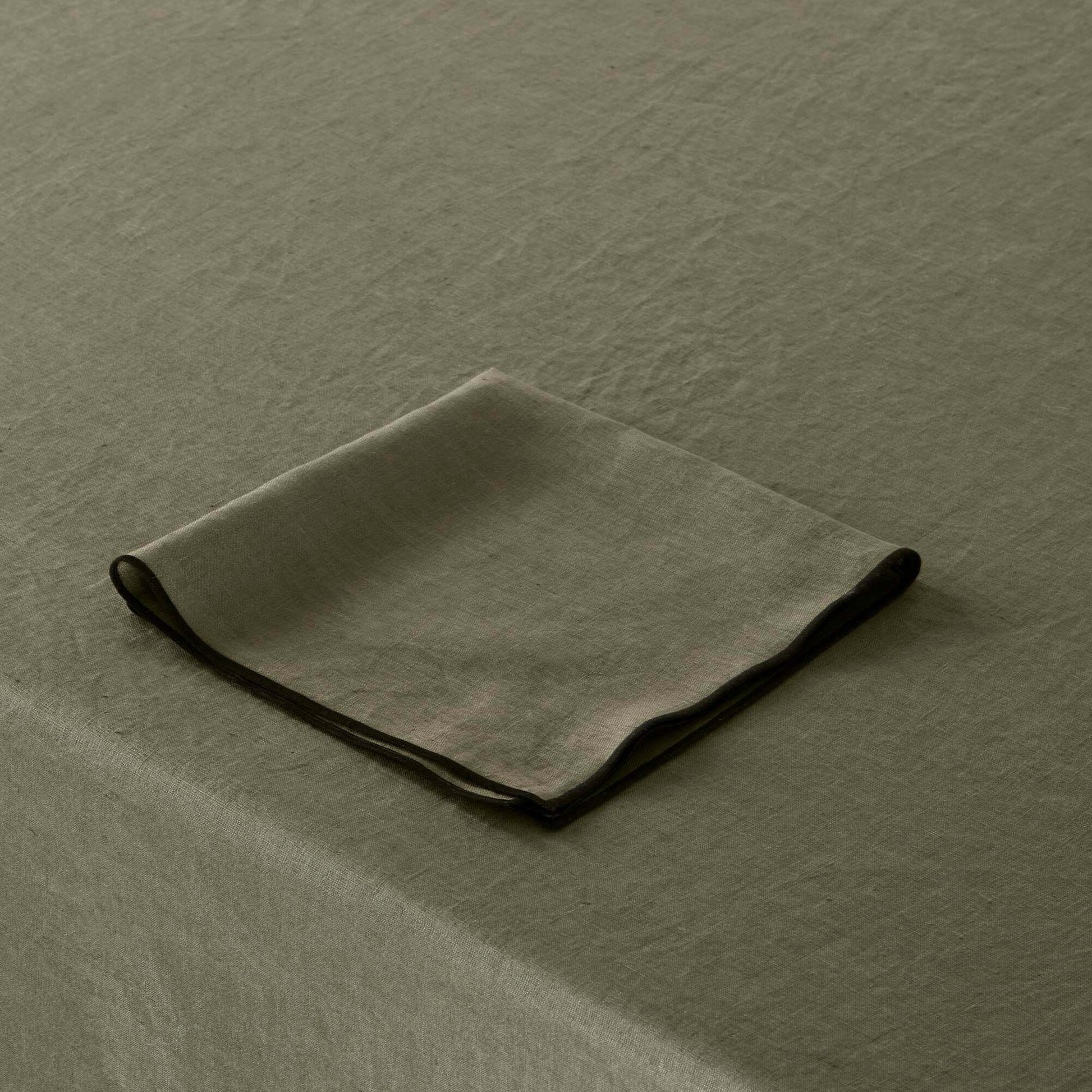 Nappe Rectangulaire Carlina Kaki Et Bourdon Noir - Madura — 213066.jpg