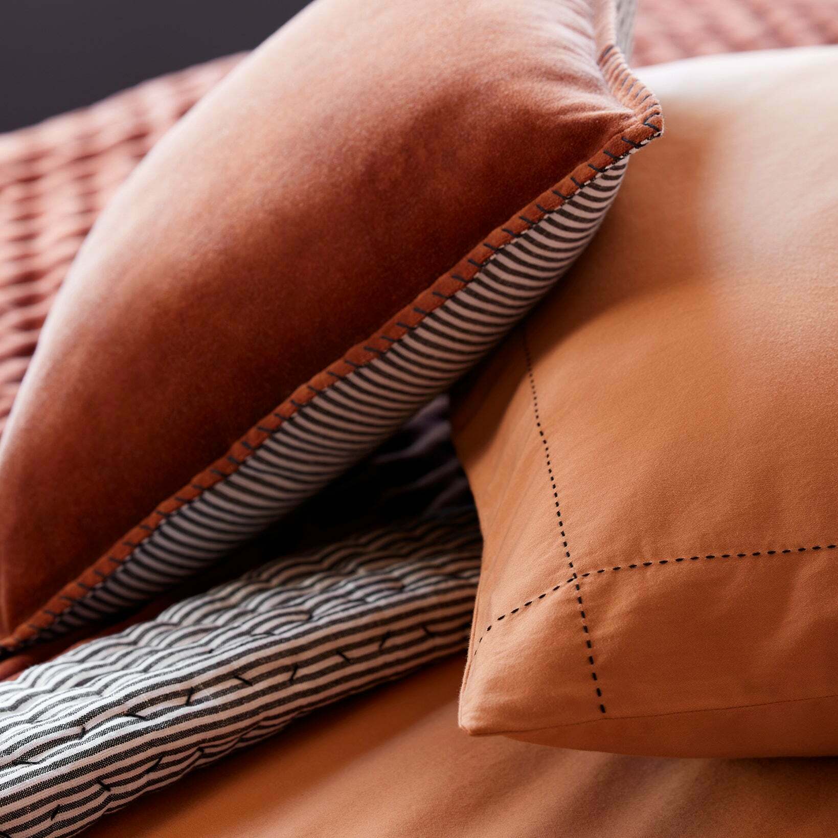 Lot De 2 Taies D'oreiller Anouk Orange Écureuil Et Noir - Madura — 213596.jpg
