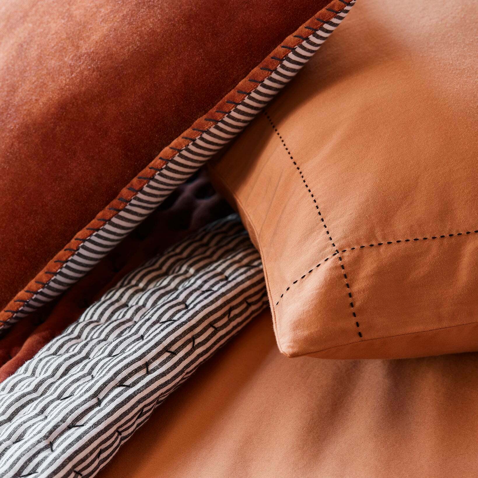Lot De 2 Taies D'oreiller Anouk Orange Écureuil Et Noir - Madura — 213597.jpg