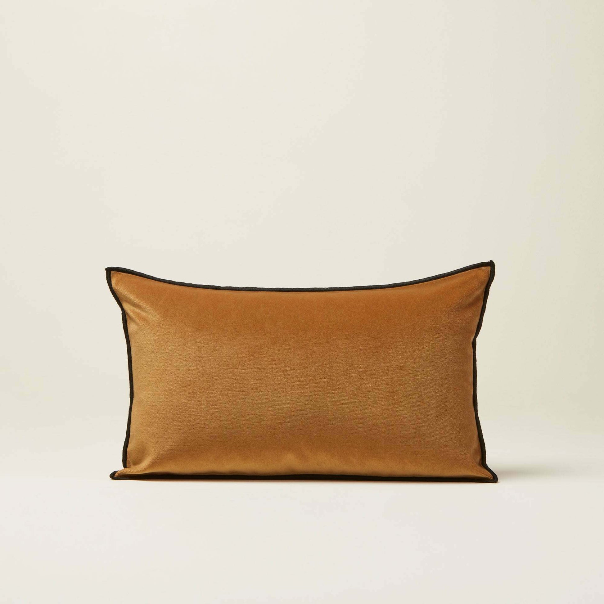 Housse De Coussin Dario Marron Glacé Et Bourdon Noir - Madura — 213862.jpg