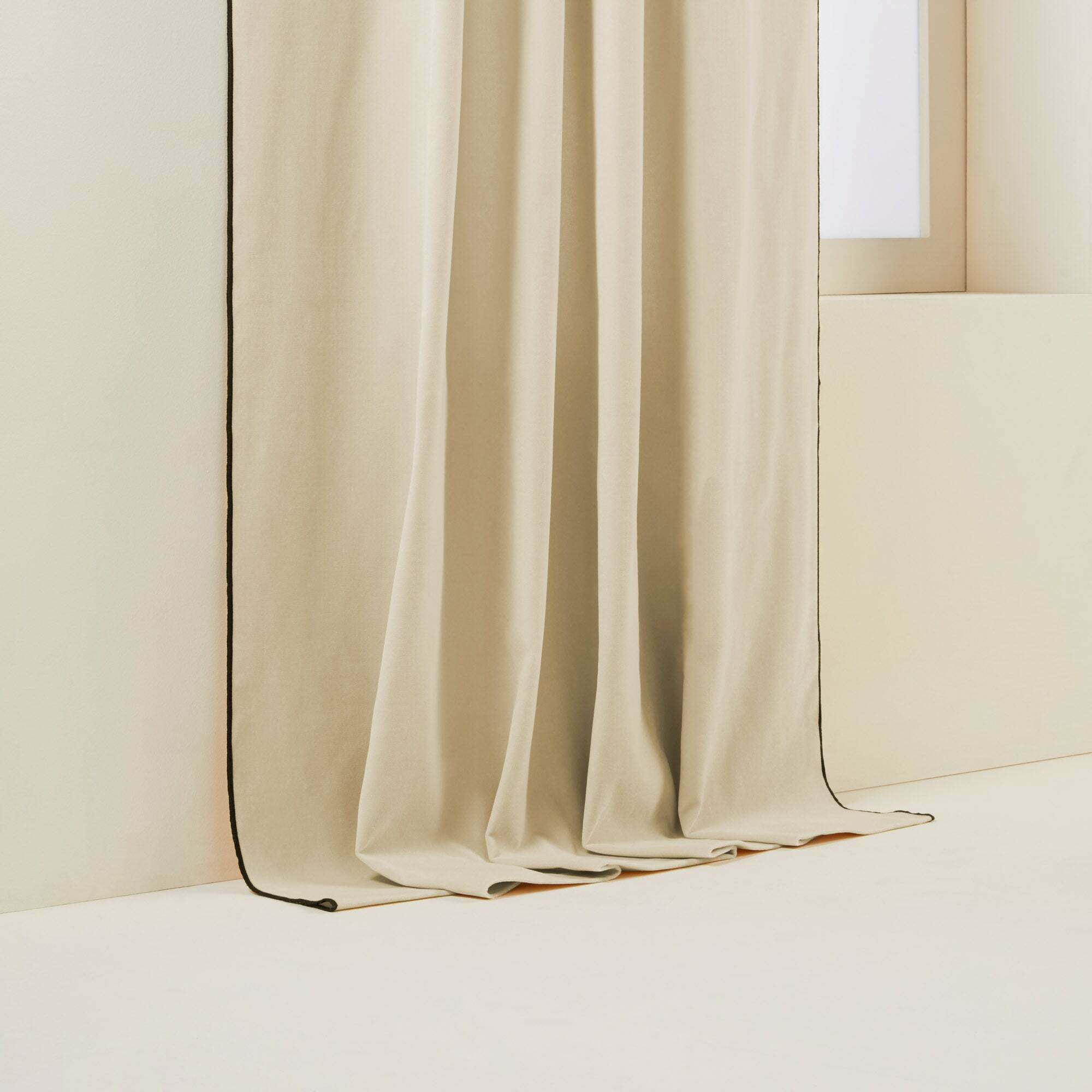 Panneau Dario Ecru Et Bourdon Noir - Madura — 213946.jpg