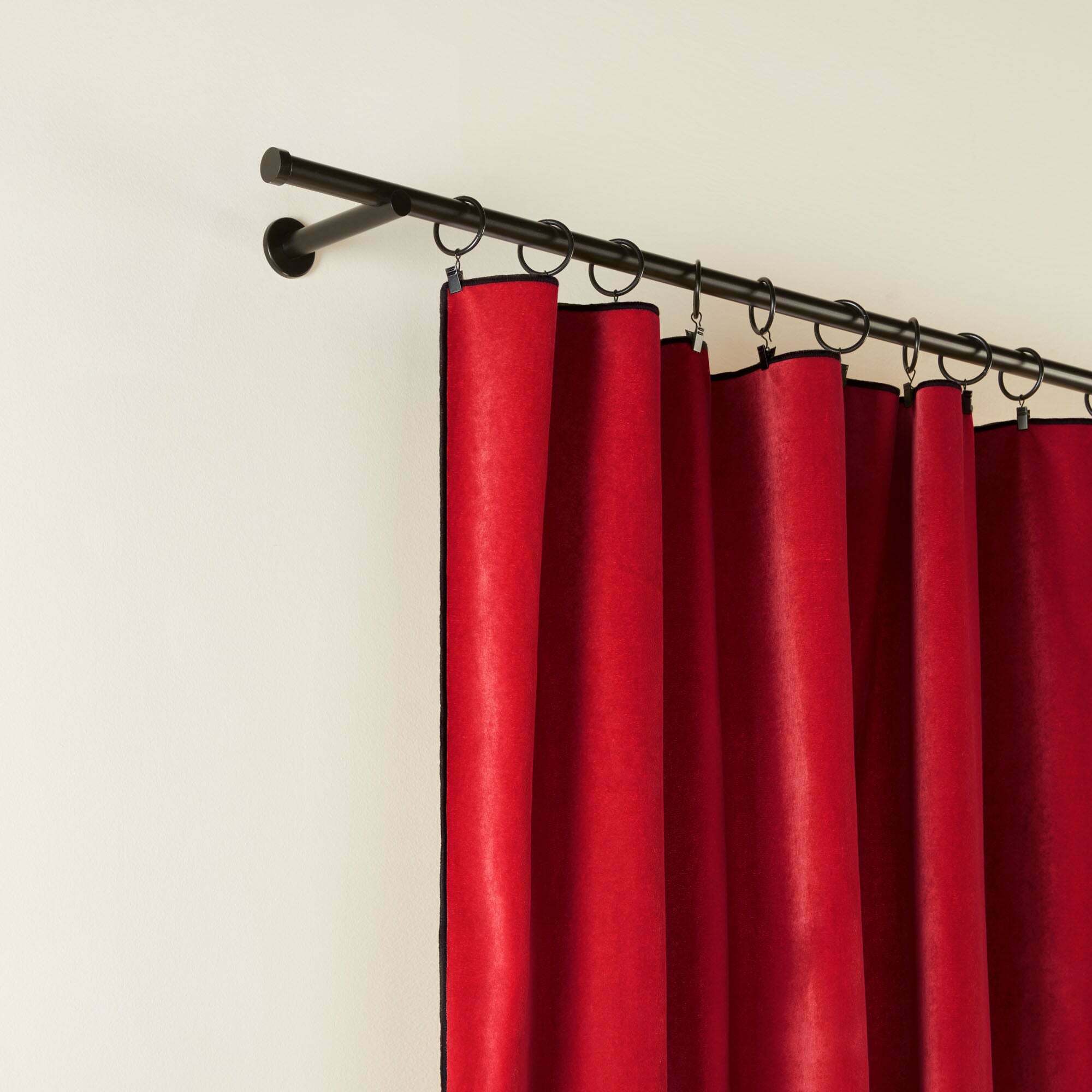 Panneau Dario Rouge Et Bourdon Noir - Madura — 213949.jpg