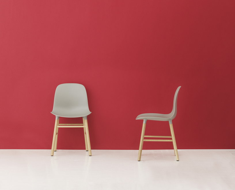 chaise-en-chene-naturel-et-pp-gris-form-normann-copenhagen-11