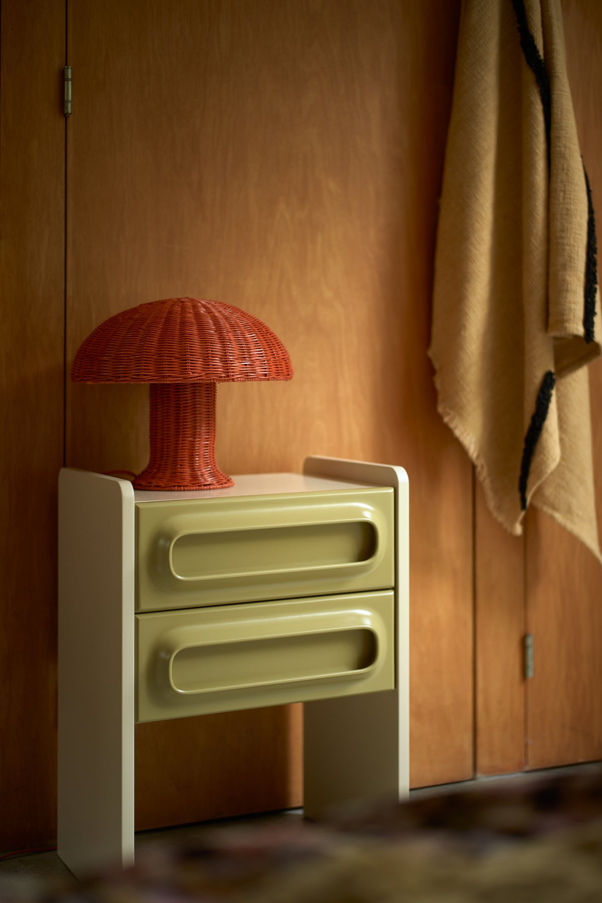 Space Nachttisch Sage/ Cream - HKliving