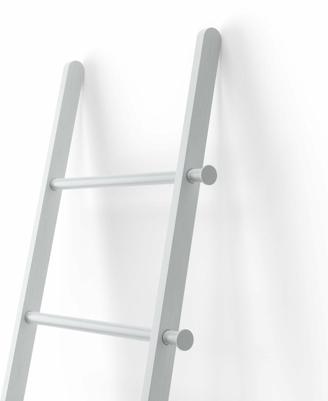 echelle-etendoir-en-frene-et-en-acier-blanche-leana-ladder-umbra-6