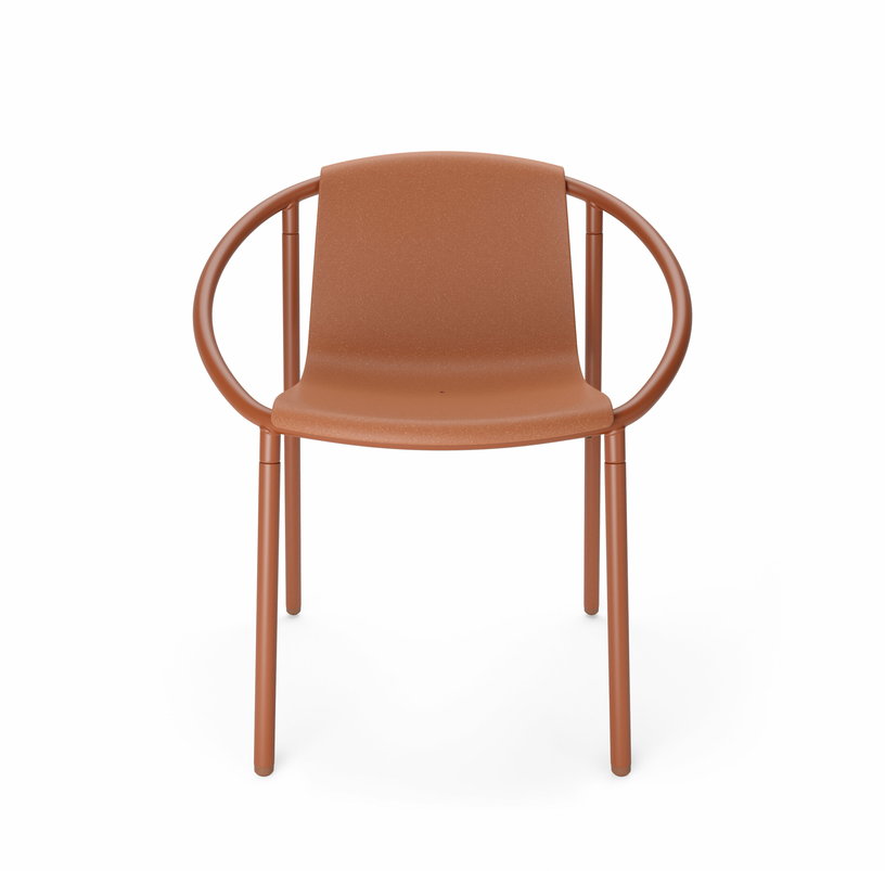 chaise-en-acier-et-en-bois-terracotta-ringo-umbra-1