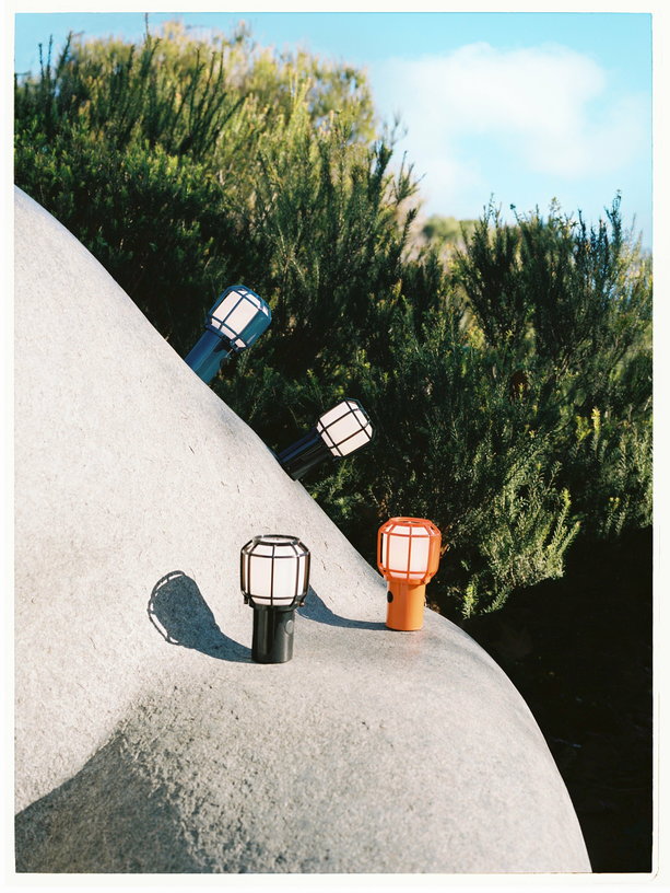 lampe-sans-fil-en-polycarbonate-orange-chispa-marset-2