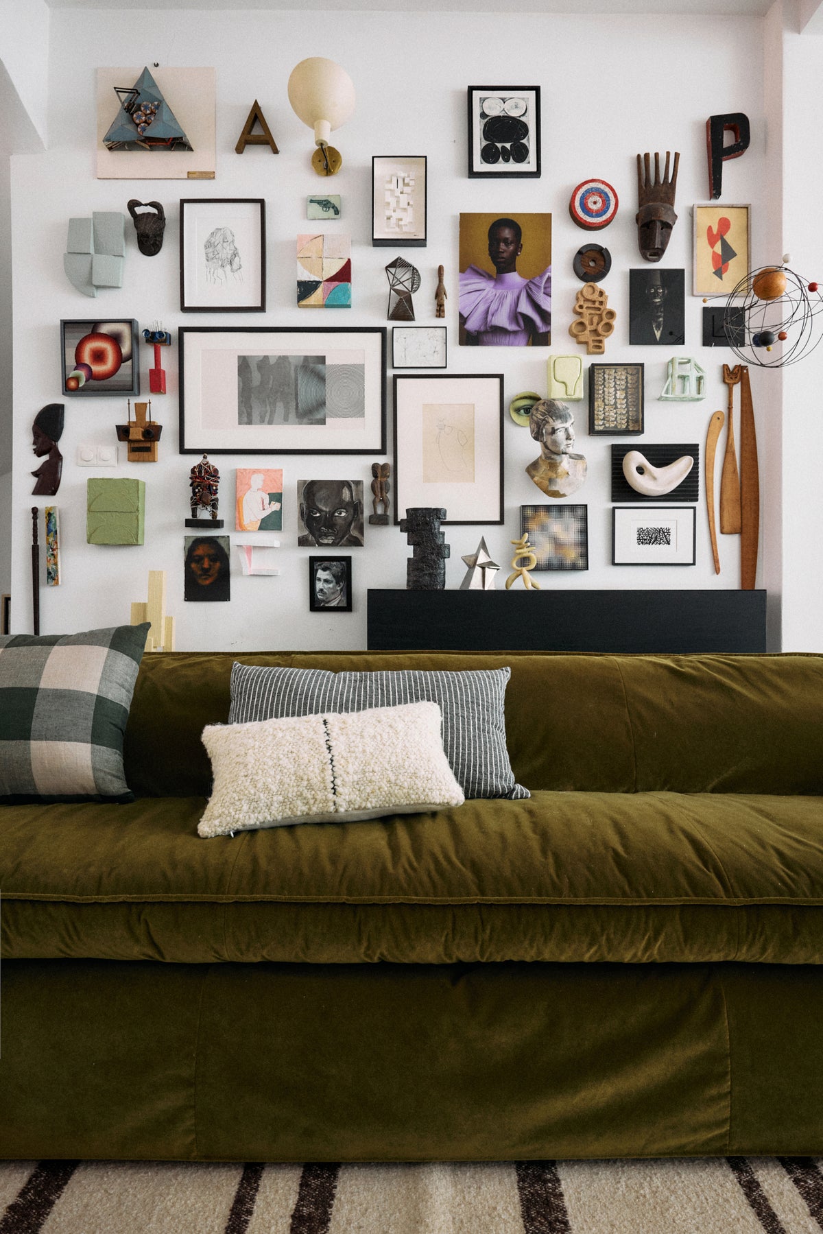 Sofá de tela Royal velvet oliva 244cm Nomad - HKLIVING