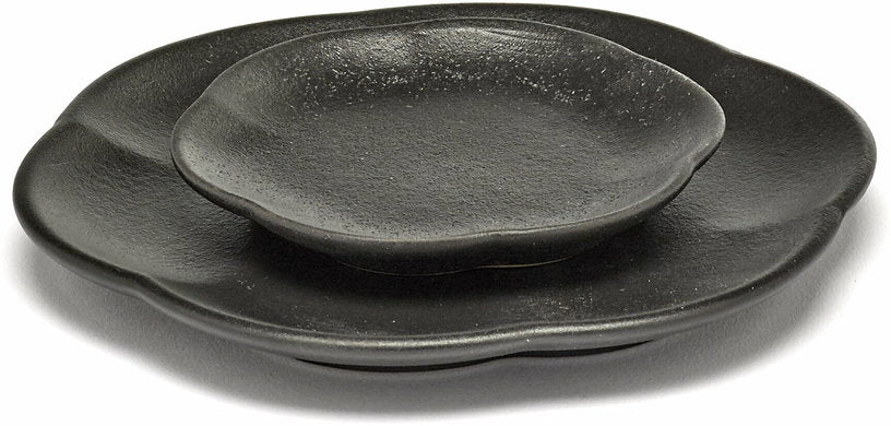 assiette-en-gres-cotelee-noire-14-cm-inku-serax-1