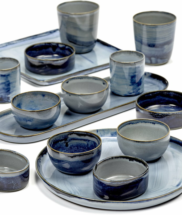 plat-de-service-carre-en-gres-bleu-irise-25-cm-serax-2