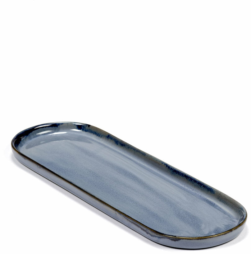 plat-de-service-ovale-en-gres-bleu-28-x-9-cm-serax-1